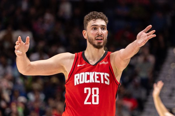 财富之家配资平台 今天进攻不错！申京上半场8投6中 拿到12分4助攻